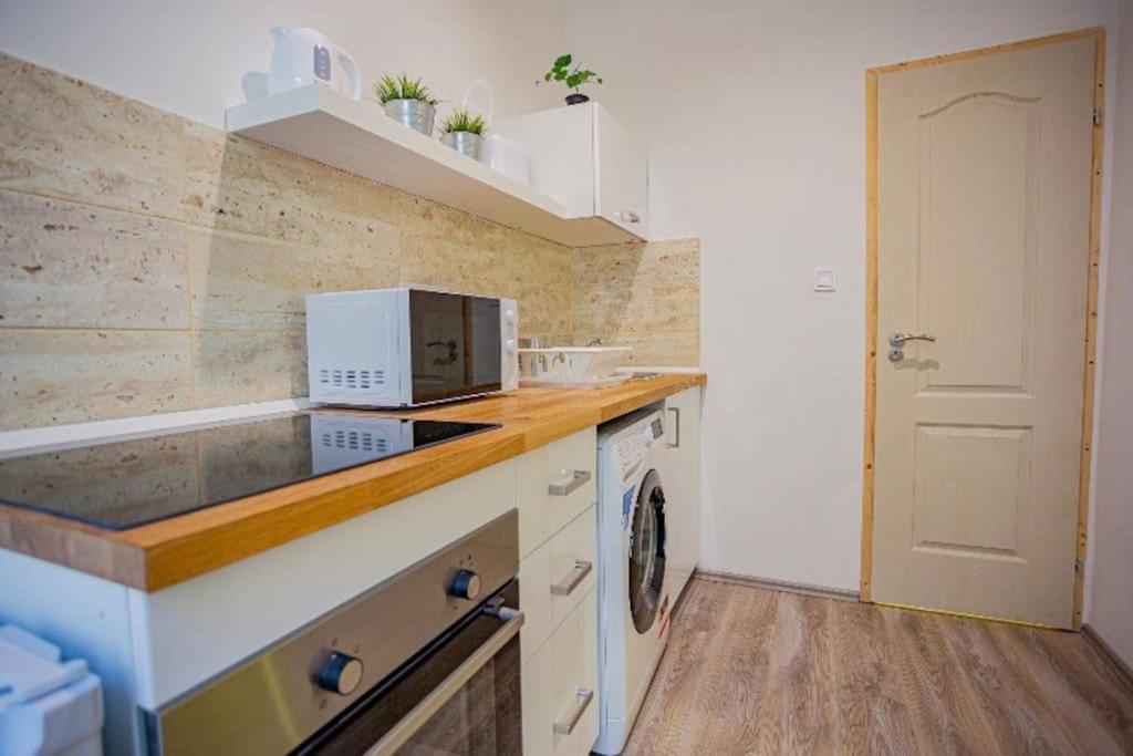 Cosy Flat In Akacfa Str., Aya Apartment บูดาเปสต์ ภายนอก รูปภาพ